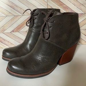Korks anklet boots